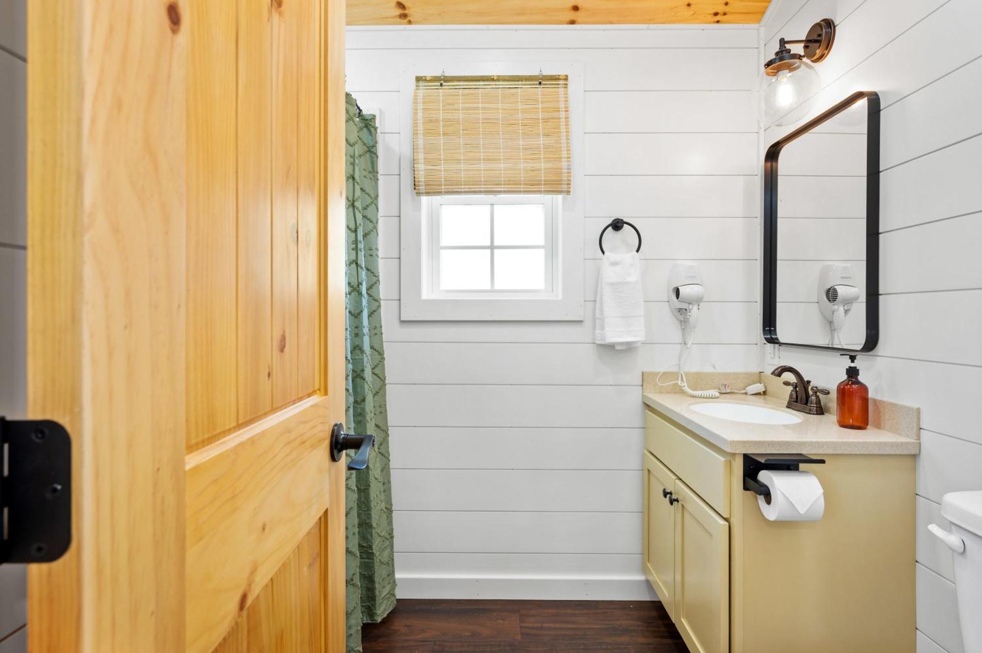 The Lodges At Eden Reserve - Pet Friendly Cabins Near Ark Williamstown Exterior foto