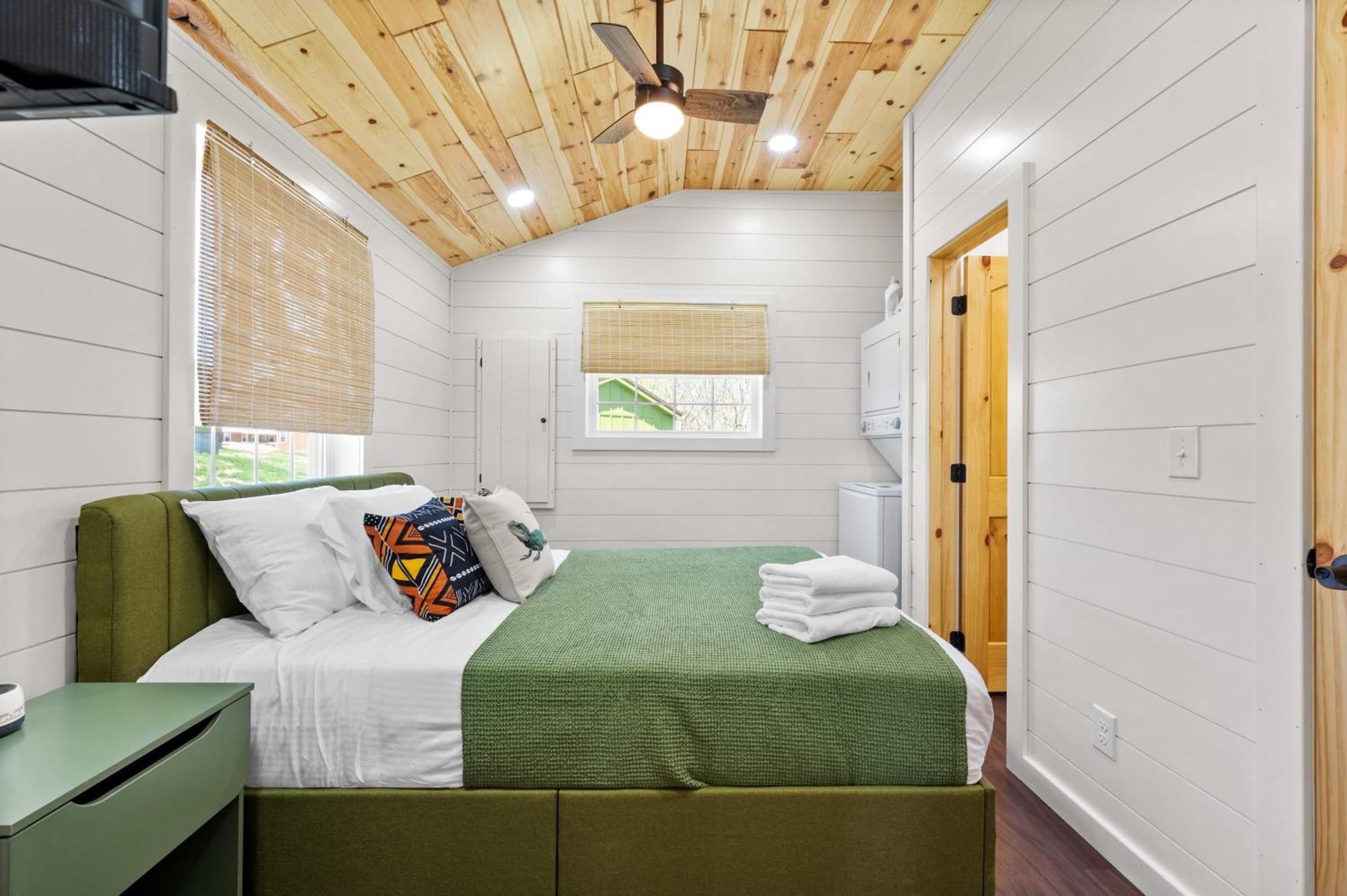 The Lodges At Eden Reserve - Pet Friendly Cabins Near Ark Williamstown Exterior foto